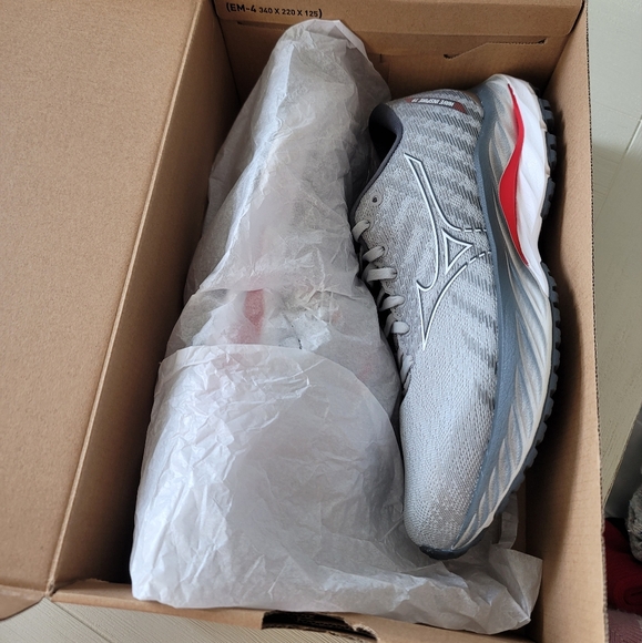 🆕️ Mizuno Wave Inspire 19 Running Shoes - Like New in Harbor Mist / White - Picture 6 of 16
